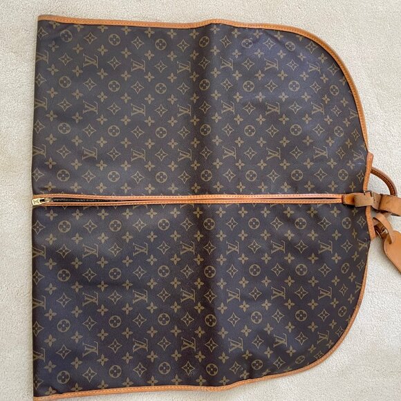 Louis Vuitton Monogram Garment Bag - Picture 6 of 10
